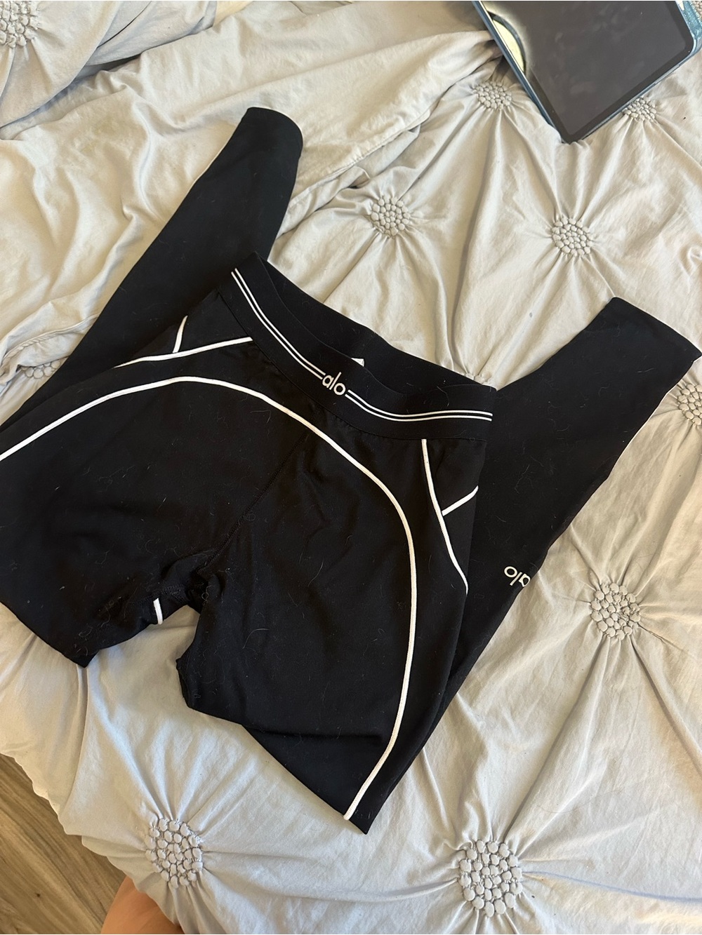 ALO Yoga Black Leggings with White Piping